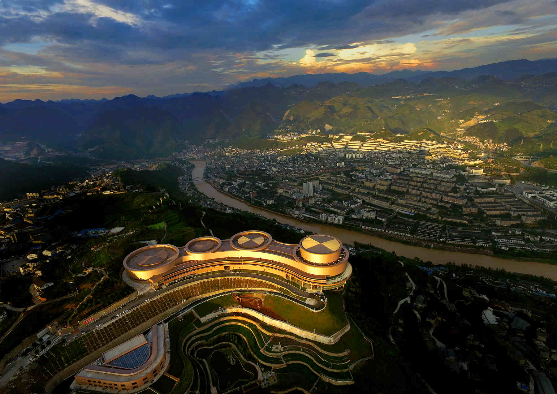 2025新澳门全年免费原料网